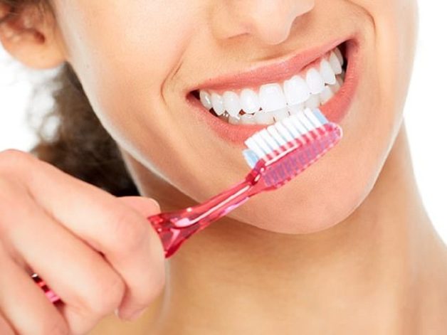 Vệ sinh răng miệng cẩn thận để phòng ngừa tưa miệng tái phát