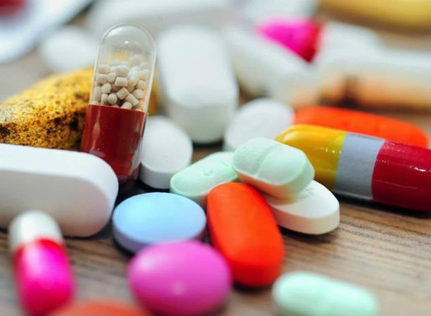 Sử dụng thuốc tây trong điều trị vôi hóa cột sống