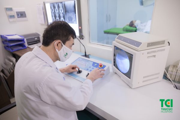tán sỏi ngoài cơ thể có được bảo hiểm không?
