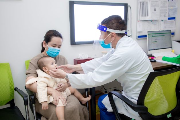 Gói khám tổng quát cho trẻ sơ sinh sẽ bao gồm khám lâm sàng, xét nghiệm,...