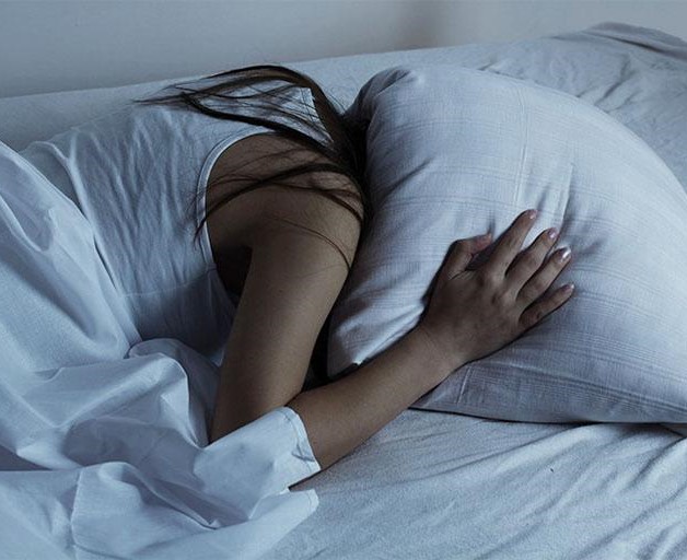 Mất ngủ đêm là tình trạng khó ngủ, ngủ không sâu vào buổi tối