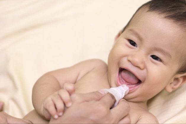 nấm miệng trẻ sơ sinh