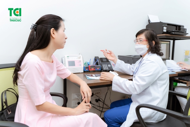 tắc sữa 1 bên