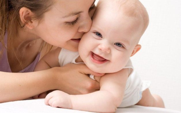 Bệnh tay chân miệng có lây không?