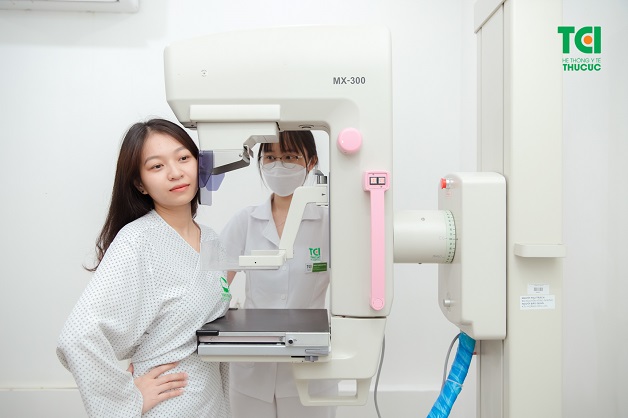 tầm soát ung thư vú bằng cách nào
