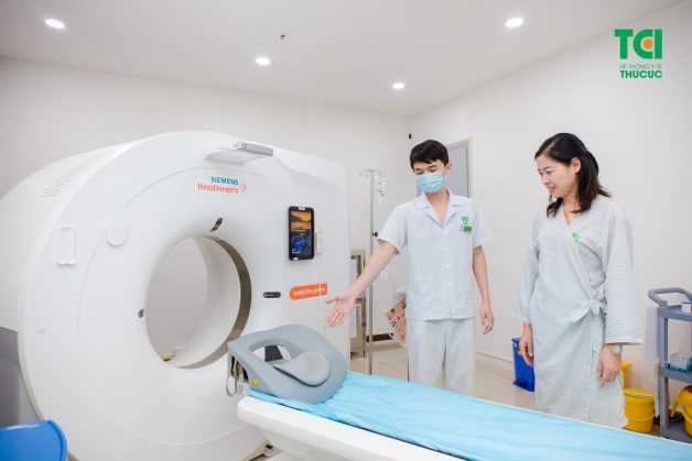 Trước khi thực hiện chụp, người bệnh nên nghe theo hướng dẫn của kỹ thuật viên để có quá trình chụp thuận lợi và an toàn nhất