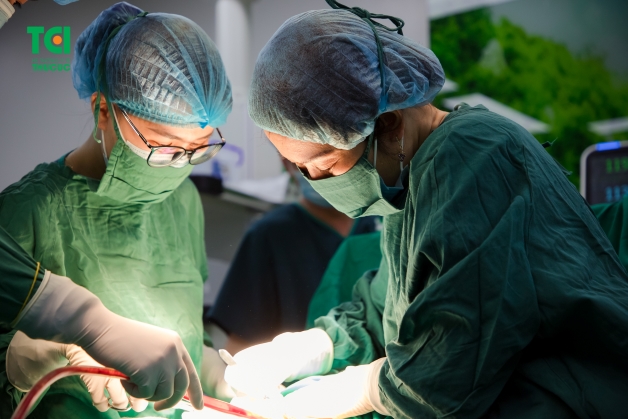 các mẹ băn khoăn đẻ mổ có tốt không