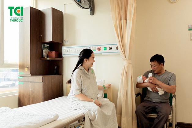 Sản phụ đẻ thường mấy ngày ra viện? Các mẹ sẽ có từ 1 đến 2 ngày lưu viện tùy theo tình trạng sức khỏe