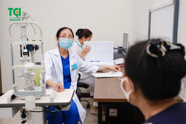 điều trị bệnh viêm kết mạc mãn tính cùng bác sĩ