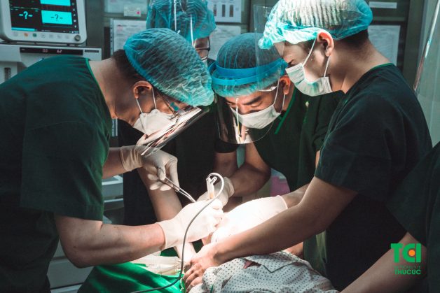 Dính thắng lưỡi có nguy hiểm không, phụ thuộc vào cấp độ dính thắng lưỡi và tốc độ xử trí của bố mẹ khi trẻ bị dính thắng lưỡi