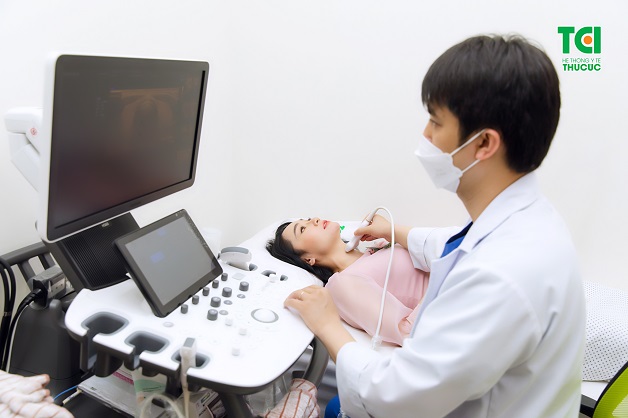 phụ nữ chăm sóc sức khỏe