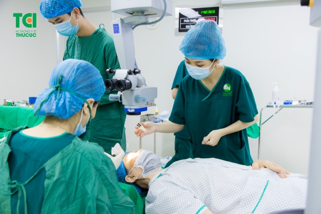 mí mắt sụp