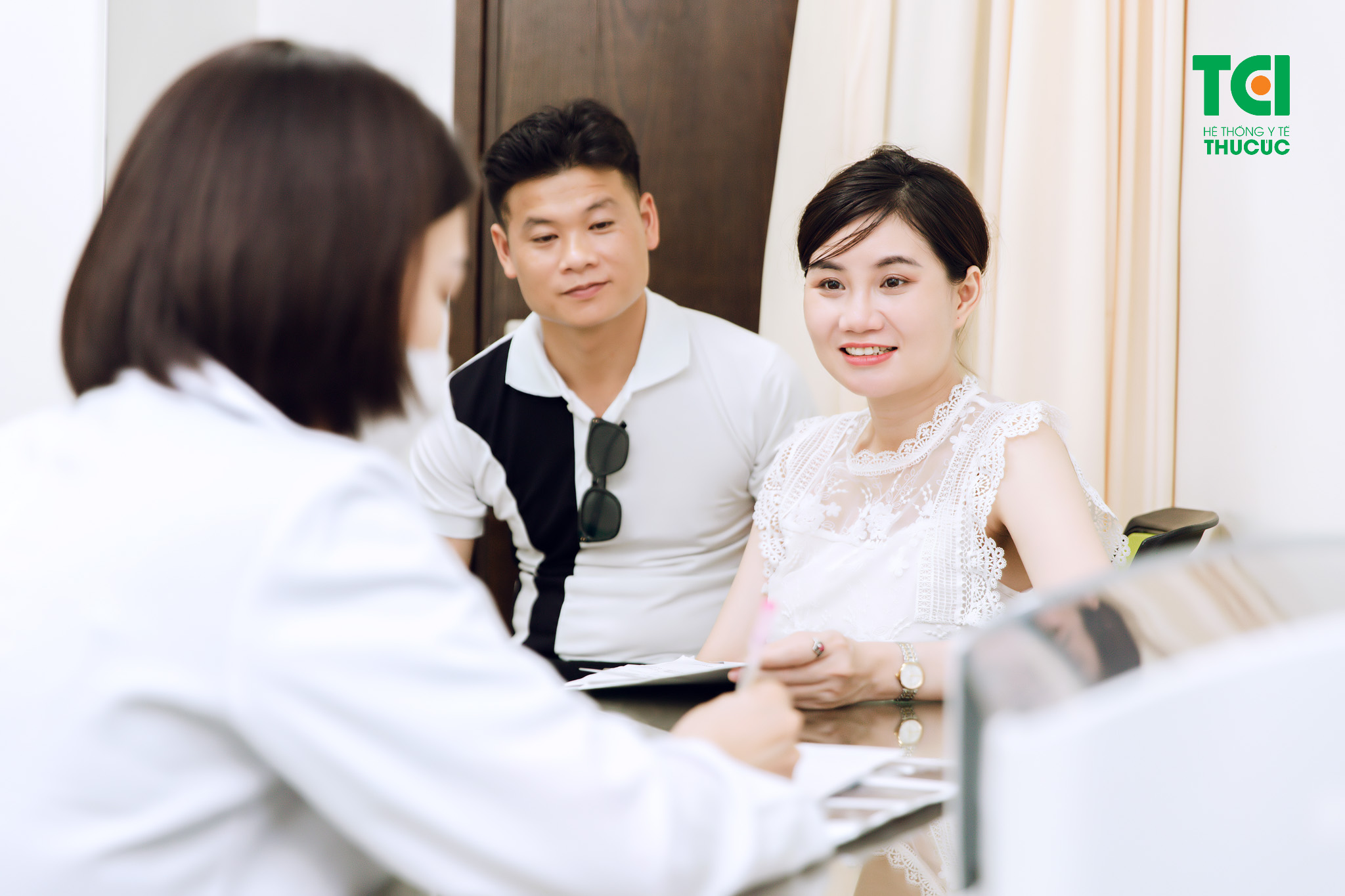 Trả lời cho câu hỏi siêu âm lần đầu khi nào phù hợp nhất, các chuyên gia khuyên mẹ nên đi khám khi trễ kinh ít nhất 1 tuần