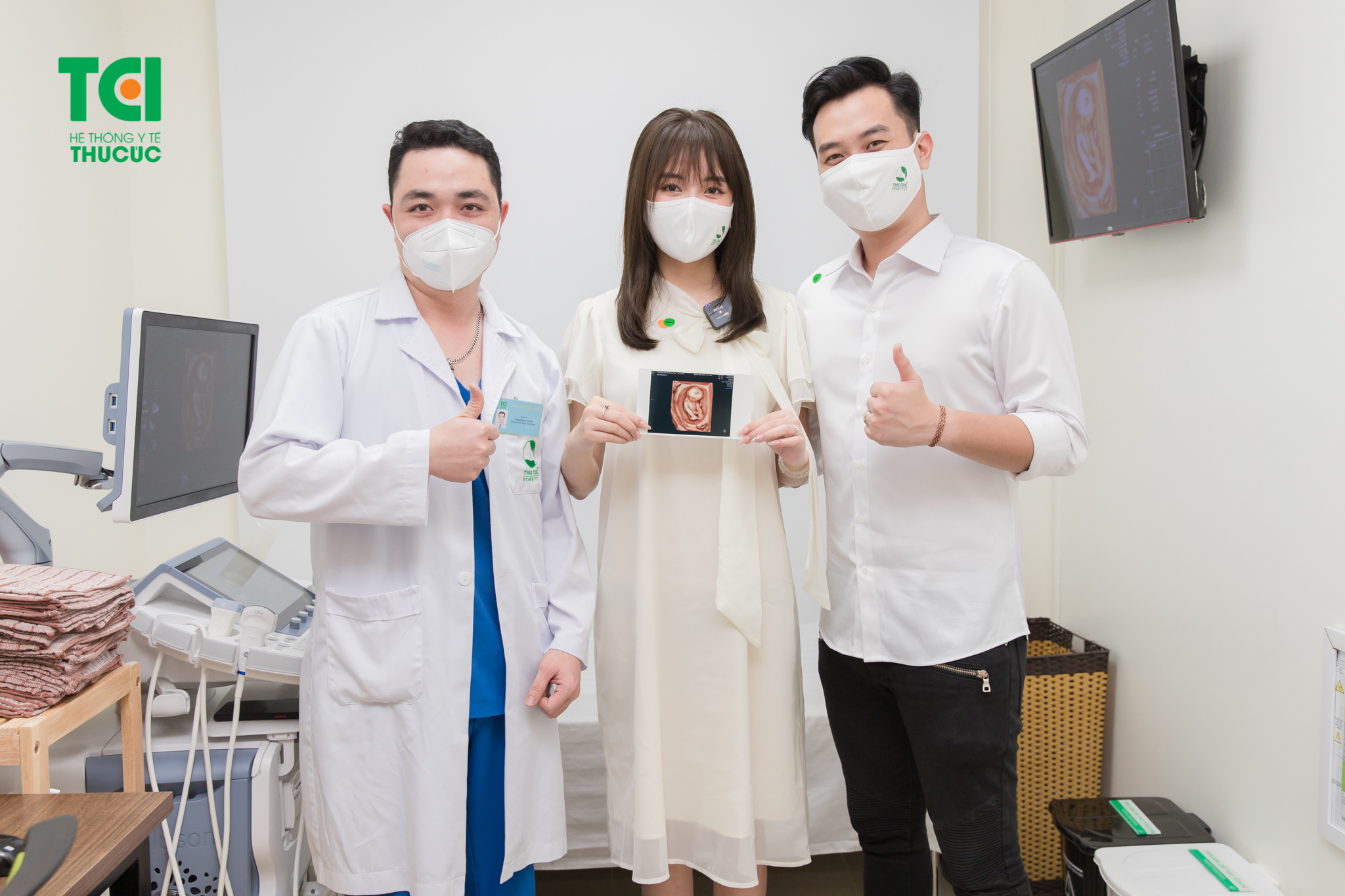 Mẹ nên lựa chọn cơ sở có đội ngũ bác sĩ giỏi, trang thiết bị siêu âm hiện đại để siêu âm lần đầu tiên
