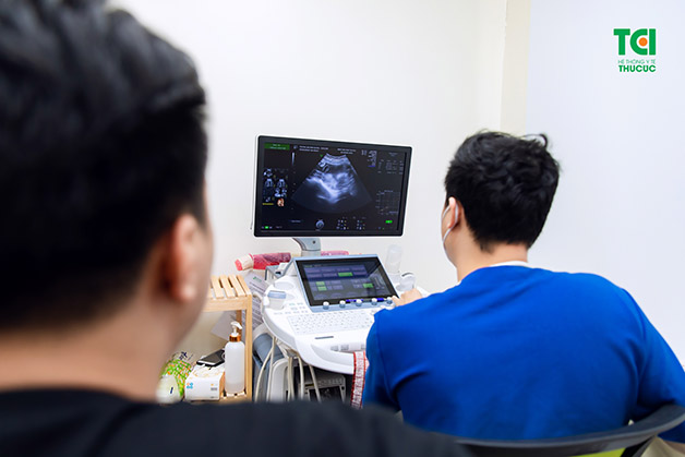 Siêu âm đầu dò có nhiều ưu điểm, hỗ trợ bác sĩ chẩn đoán chính xác hơn tình trạng thai nhi, đặc biệt khi phôi thai mới hình thành trong tử cung