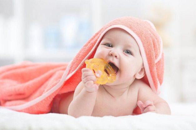 sốt mọc răng ở trẻ