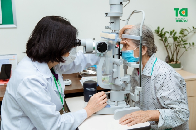 thoái hóa hoàng điểm ở mắt