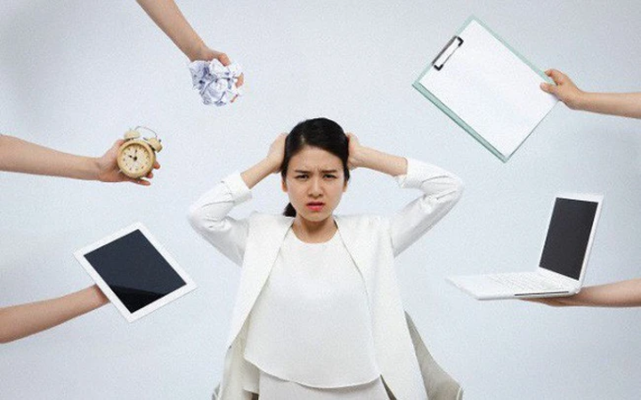 Áp lực công việc là một trong những nguyên nhân gây tình trạng mất ngủ thường gặp ở người trẻ