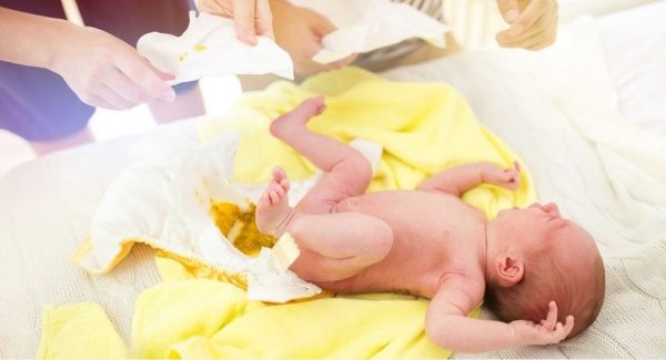 Nếu trẻ sơ sinh bị đi ngoài lỏng nhiều lần hơn bình thường, có thể trẻ đang bị tiêu chảy