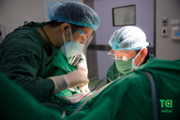triệu chứng chửa ngoài tử cung vỡ là những gì