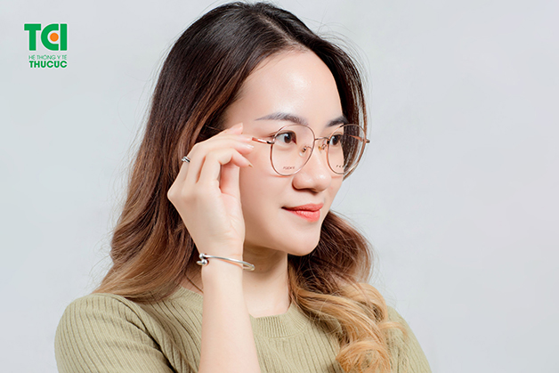 tròng kính chống chói