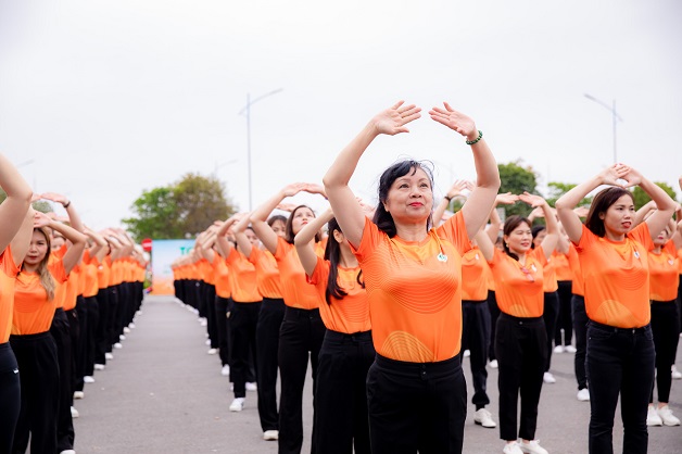 Bài thể dục đồng diễn
