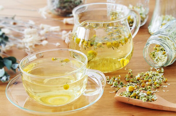 Uống gì khi đau dạ dày? Uống trà hoa cúc