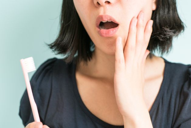 Cách chăm sóc răng ê buốt hiệu quả là gì?