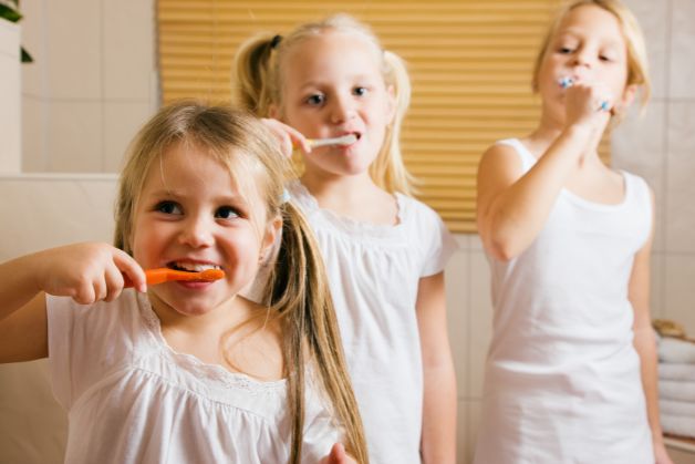 Vấn đề chăm sóc răng miệng ở trẻ nhỏ cần được quan tâm hơn.