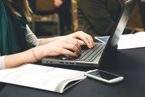 Chẩn đoán hội chứng ống cổ tay dựa vào đâu? 