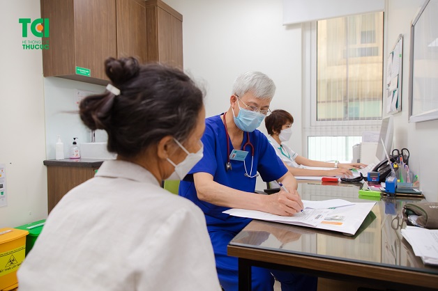 Đau đầu kinh niên khám ở đâu?