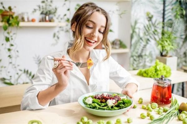 Lưu ý trong chế độ ăn và sinh hoạt hằng ngày khi bị đau dạ dày