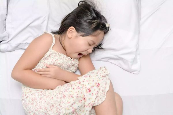 Tiêu chảy cấp là tình trạng trẻ đi ngoài nhiều lần hơn so với khi khỏe mạnh