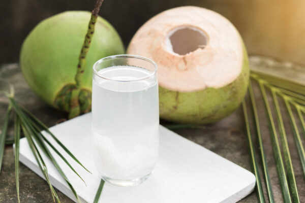 Uống nước dừa tốt cho tiêu hóa