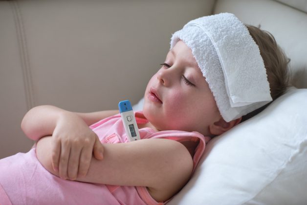 Sốt là một dấu hiệu nhận biết không điển hình của tiêu chảy cấp