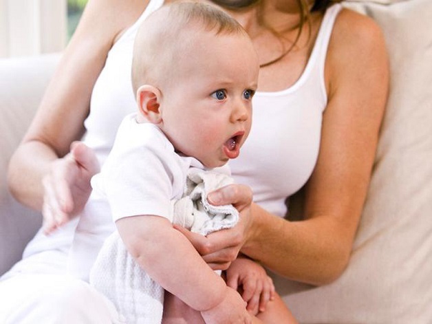 Trào ngược dạ dày ở trẻ sơ sinh biểu hiện