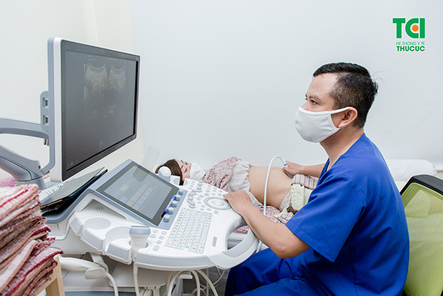 U nang hoàng thể chỉ xuất hiện triệu chứng khi chúng phát triển lớn hơn
