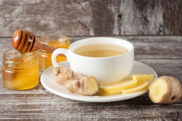Trà gừng ấm, ngâm nước gừng giúp điều trị khó ngủ tại nhà hiệu quả