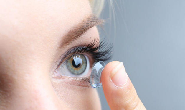 bị loạn thị có đeo lens được không