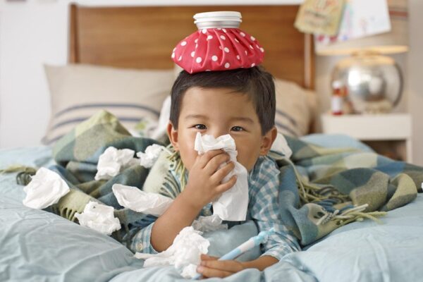 biểu hiện trẻ bị cảm lạnh