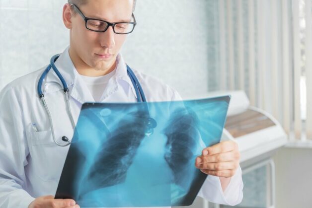 Hen suyễn có thể diễn tiến đến tràn khí màng phổi