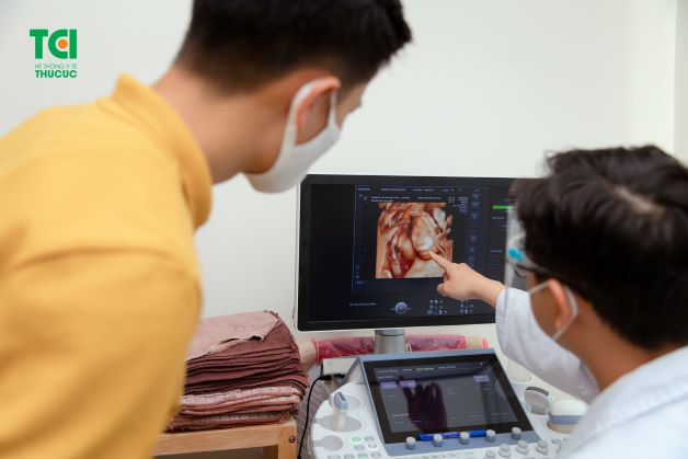 Siêu âm 5D cho hình ảnh rõ ràng, sắc nét, giúp bố mẹ theo dõi được từng cử động, biểu cảm của con, đồng thời cũng giúp sàng lọc một số dị tật