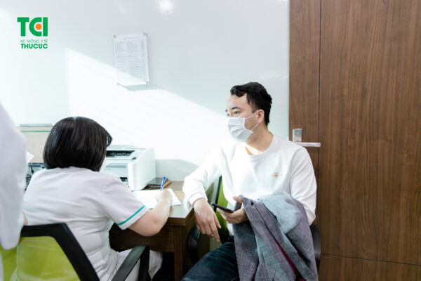 Ngạt mũi, sổ mũi kéo dài tái phát thường xuyên khiến sức khỏe và cuộc sống của người bệnh bị ảnh hưởng (Ảnh: TCI).