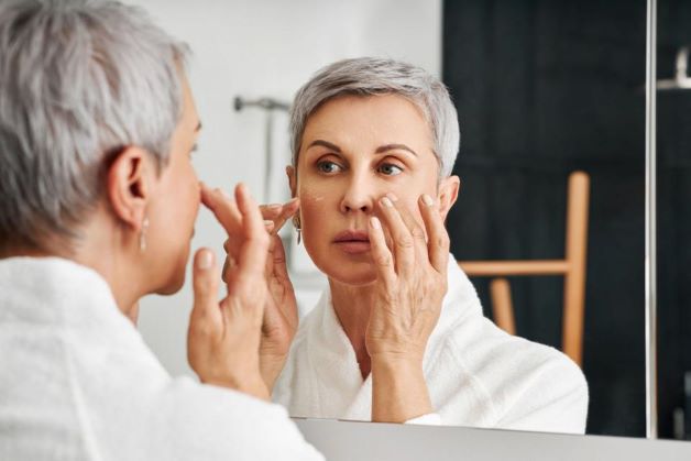 Thời kỳ mãn kinh ở nữ giới - Các chức năng buồng trứng sẽ ngừng hoạt động