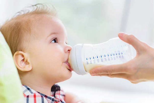 Chọn sữa cho trẻ biếng ăn 2 tuổi theo sở thích của trẻ giúp trẻ thích bú hơn