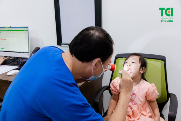 Giải đáp thắc mắc: Trẻ bị hen suyễn có chữa được không?