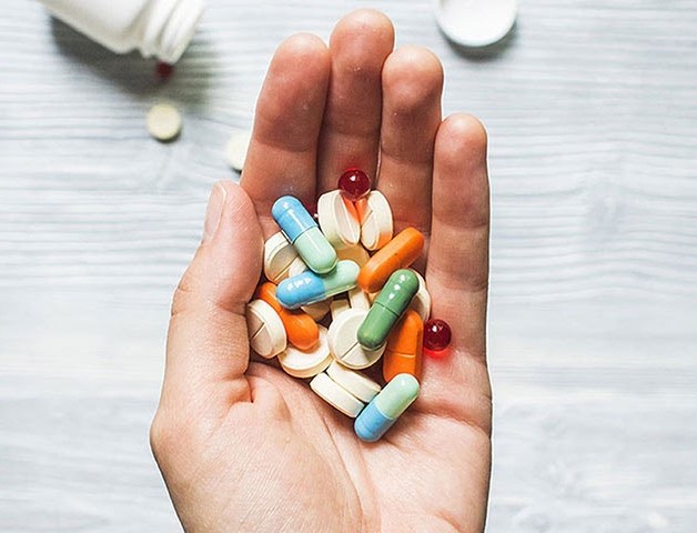 Cách điều trị bệnh thoái hóa đốt sống lưng bằng thuốc