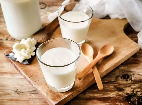 Bị trào ngược dạ dày có nên uống sữa