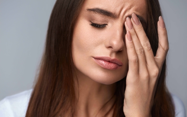 dị vật kết giác mạc điều trị ra sao