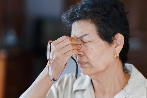 đục thủy tinh thể tuổi già điều trị